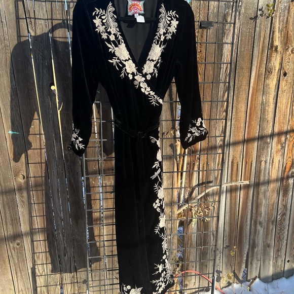 Johnny Was Dresses Johnny Was Black Velvet Robe Dress With White